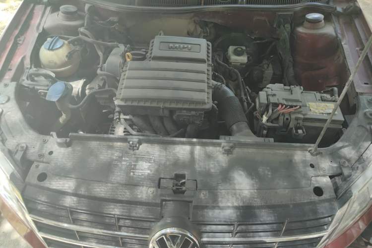 Used Volkswagen Gran Lavida 2013 1.6L Automatic Comfort Model Engine Bay