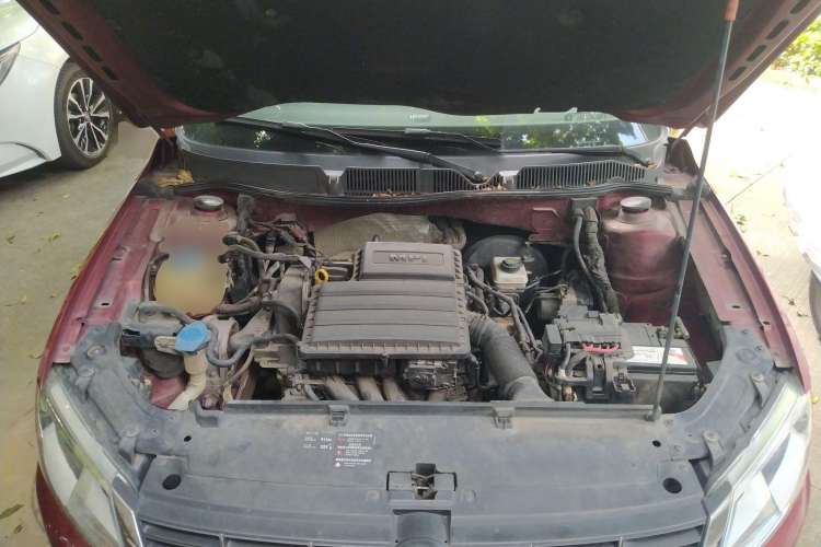 Used Volkswagen Gran Lavida 2013 1.6L Automatic Comfort Model Engine Bay