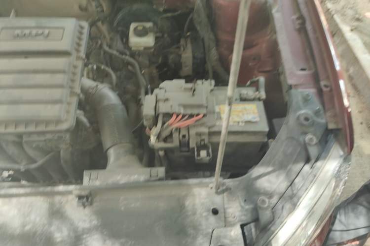 Used Volkswagen Gran Lavida 2013 1.6L Automatic Comfort Model Engine Bay Left