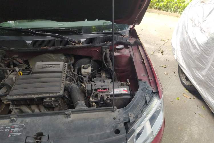 Used Volkswagen Gran Lavida 2013 1.6L Automatic Comfort Model Engine Bay Left