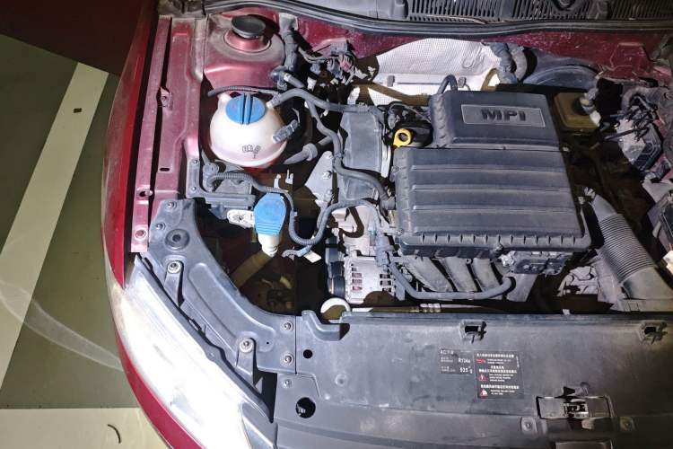 Used Volkswagen Gran Lavida 2013 1.6L Automatic Comfort Model Engine Bay Right