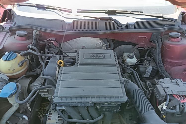 Used Volkswagen Gran Lavida 2013 1.6L Automatic Comfort Model Engine Bay