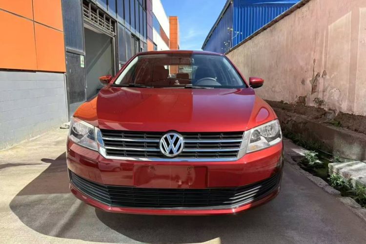 Used Volkswagen Gran Lavida 2013 1.6L Automatic Fashion Model Exterior 1