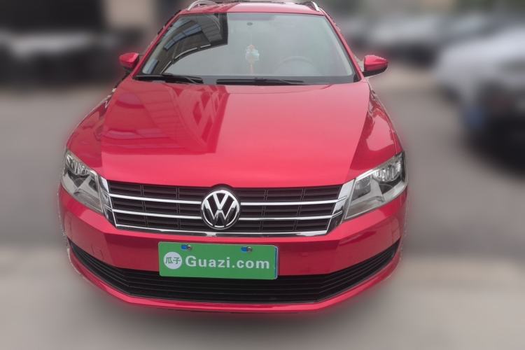 Used Volkswagen Gran Lavida 2013 1.6L Manual Fashion Model Front