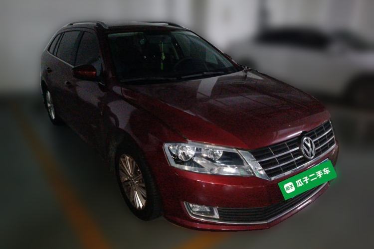 Used Volkswagen Gran Lavida 2013 1.4 TSI Automatic Comfort Model Front Right 45 Deg
