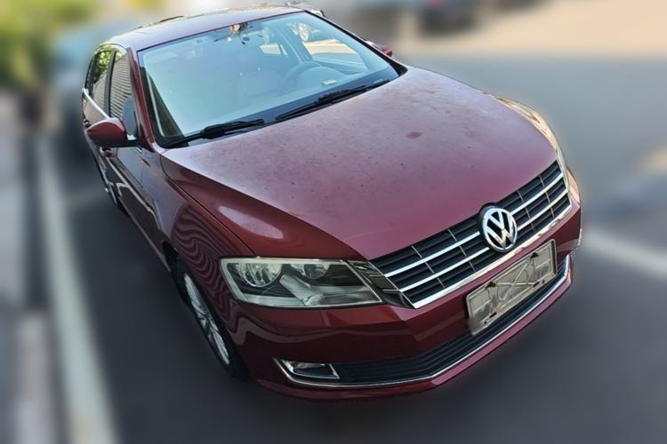 Used Volkswagen Gran Lavida 2013 1.4 TSI Automatic Comfort Model Front Right 45 Deg