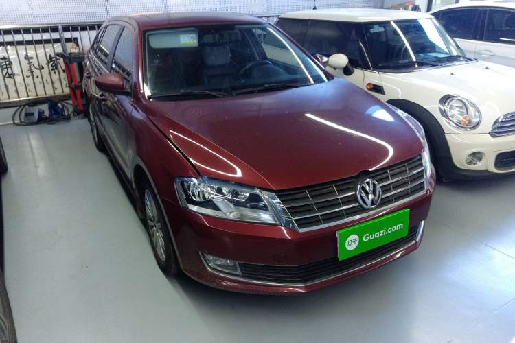 Used Volkswagen Gran Lavida 2013 1.6L Automatic Comfort Model Front Right 45 Deg