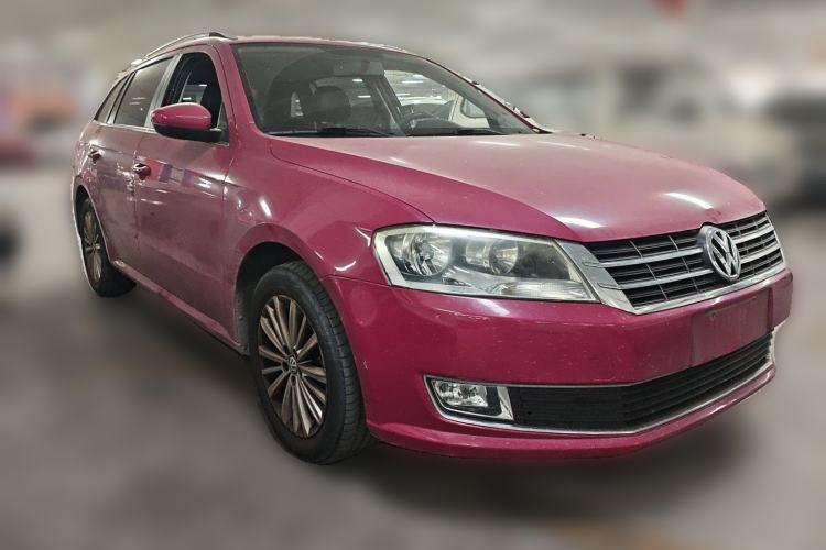 Used Volkswagen Gran Lavida 2013 1.4 TSI Automatic Comfort Model Front Right 45 Deg