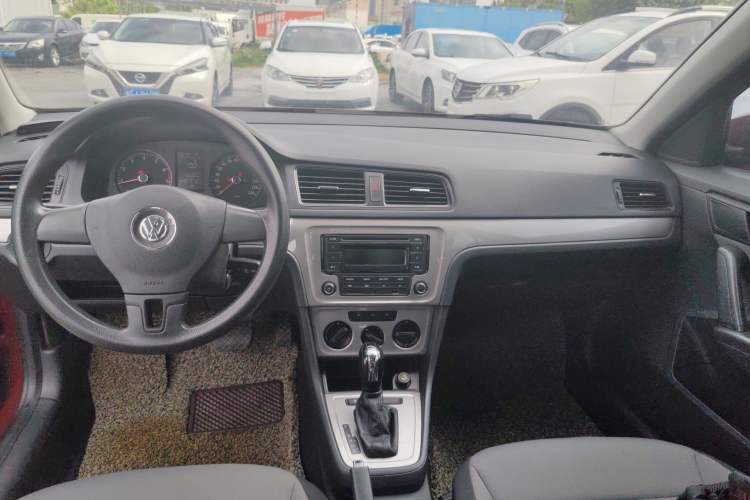 Used Volkswagen Gran Lavida 2013 1.6L Automatic Fashion Model Gear Lever