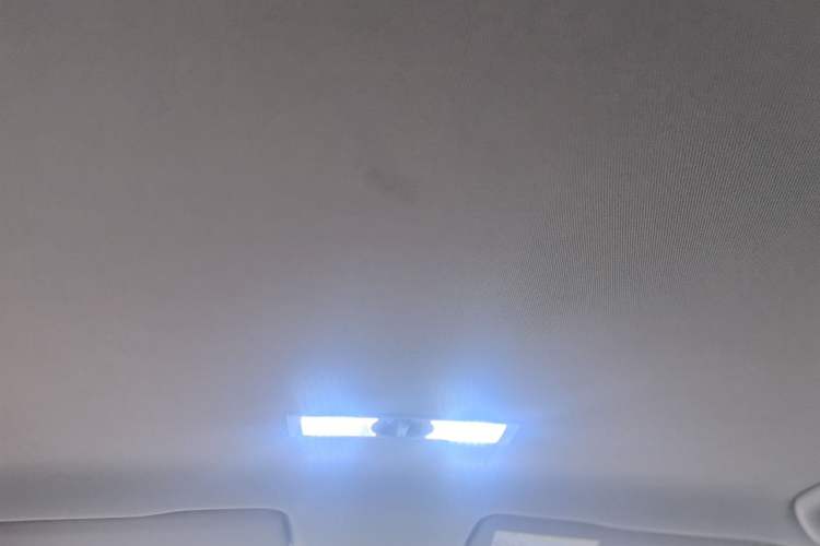 Used Volkswagen Gran Lavida 2013 1.6L Manual Fashion Model Headliner