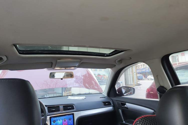 Used Volkswagen Gran Lavida 2013 1.6L Automatic Comfort Model Headliner