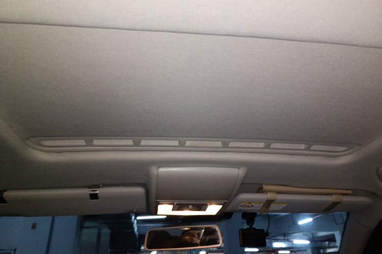 Used Volkswagen Gran Lavida 2013 1.4 TSI Automatic Comfort Model Headliner