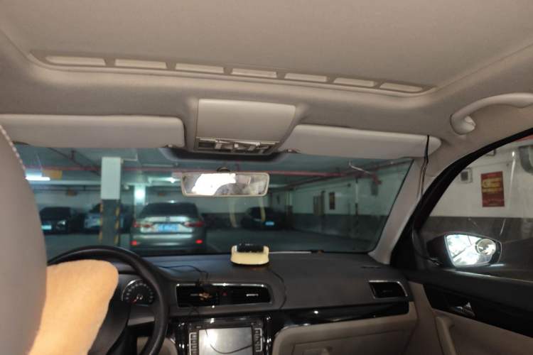 Used Volkswagen Gran Lavida 2013 1.4 TSI Automatic Comfort Model Headliner