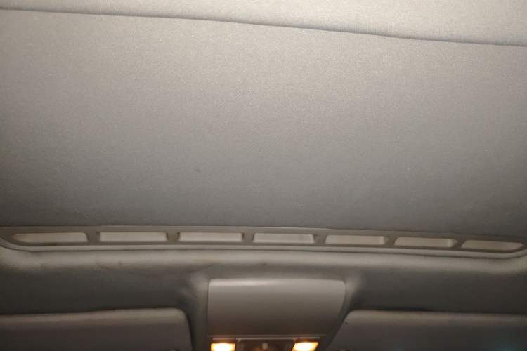 Used Volkswagen Gran Lavida 2013 1.6L Automatic Comfort Model Headliner