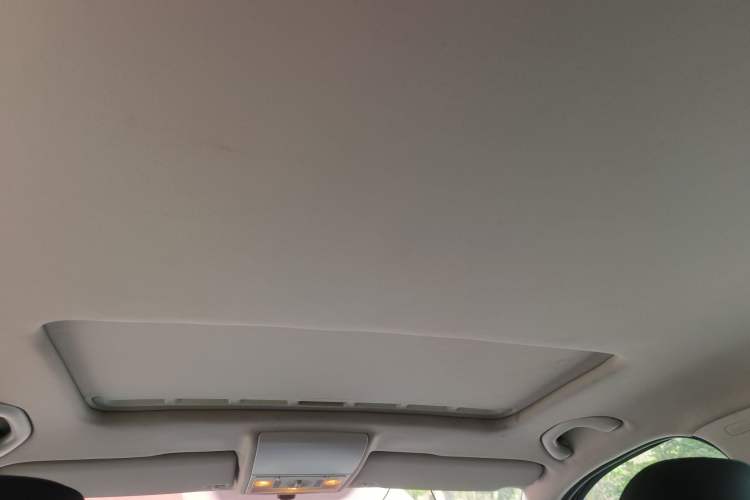 Used Volkswagen Gran Lavida 2013 1.6L Automatic Comfort Model Headliner