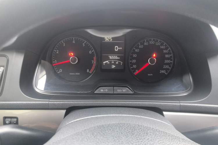 Used Volkswagen Gran Lavida 2013 1.6L Manual Fashion Model Instrument Cluster
