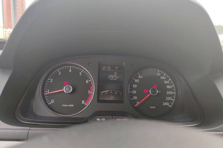 Used Volkswagen Gran Lavida 2013 1.6L Automatic Fashion Model Instrument Cluster