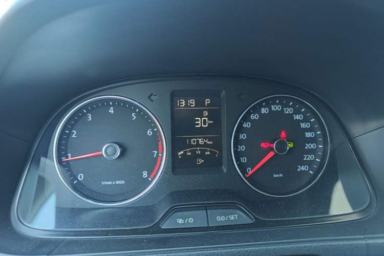 Used Volkswagen Gran Lavida 2013 1.4 TSI Automatic Comfort Model Instrument Cluster
