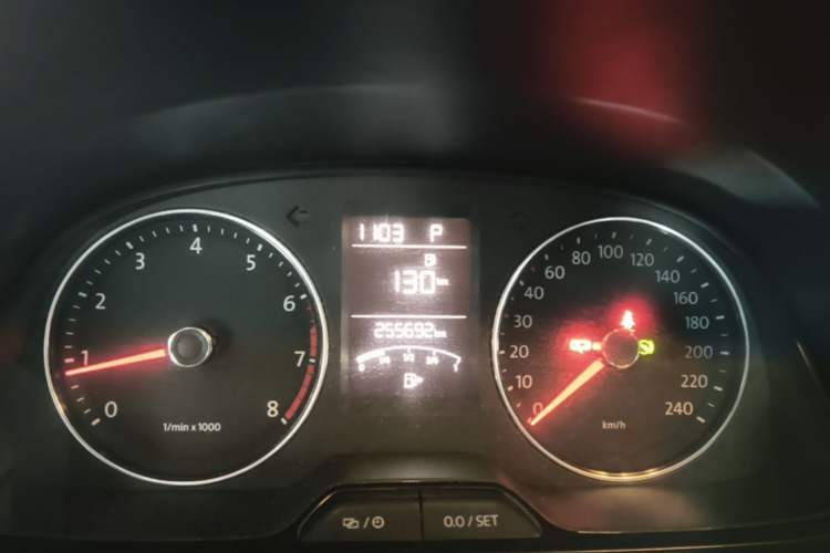 Used Volkswagen Gran Lavida 2013 1.4 TSI Automatic Luxury Model Instrument Cluster