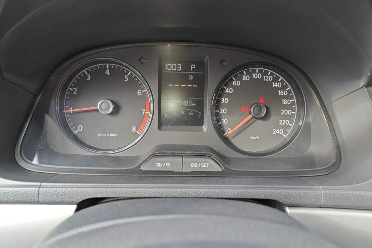 Used Volkswagen Gran Lavida 2013 1.6L Automatic Fashion Model Instrument Cluster