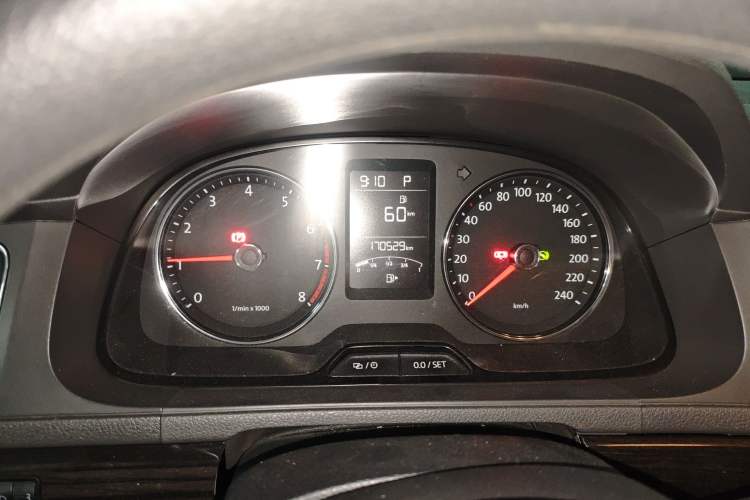 Used Volkswagen Gran Lavida 2013 1.6L Automatic Comfort Model Instrument Cluster