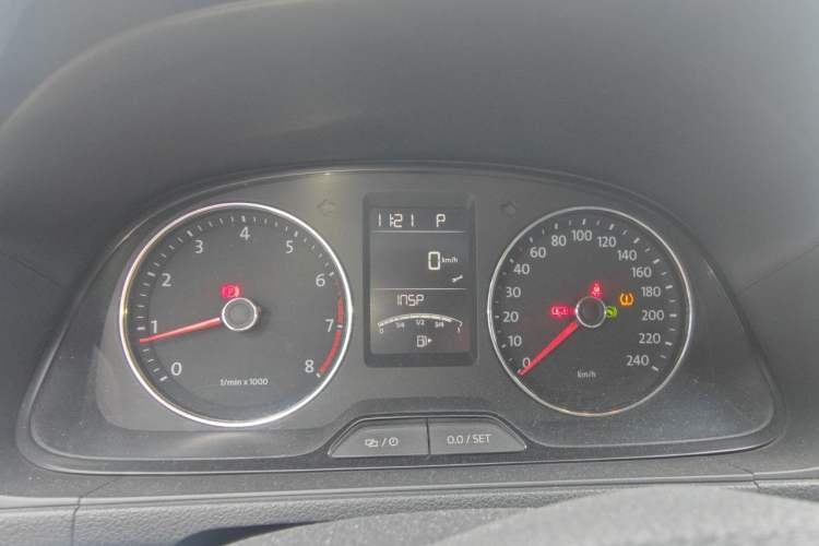 Used Volkswagen Gran Lavida 2013 1.6L Automatic Comfort Model Instrument Cluster