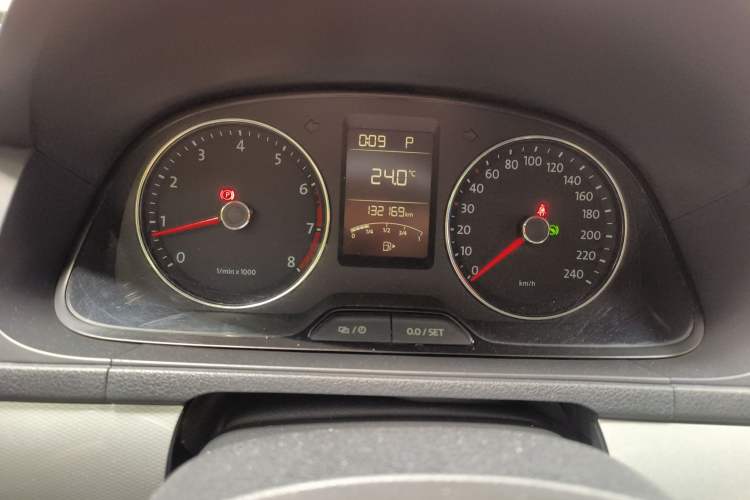 Used Volkswagen Gran Lavida 2013 1.6L Automatic Comfort Model Instrument Cluster