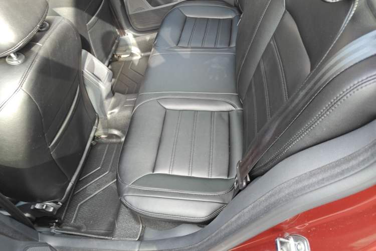 Used Volkswagen Gran Lavida 2013 1.6L Automatic Fashion Model Interior 4