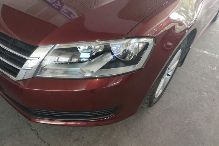 Used Volkswagen Gran Lavida 2013 1.6L Automatic Fashion Model Left Front Headlight