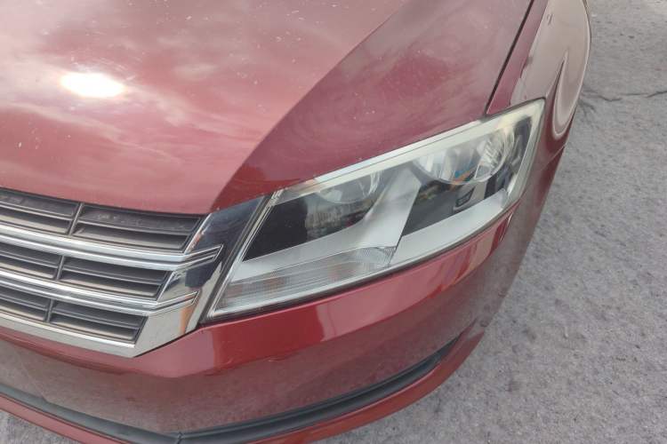 Used Volkswagen Gran Lavida 2013 1.6L Automatic Fashion Model Left Front Headlight