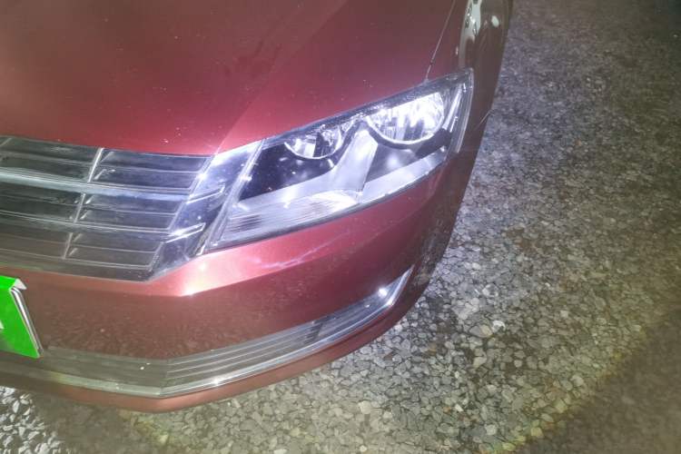 Used Volkswagen Gran Lavida 2013 1.6L Automatic Comfort Model Left Front Headlight