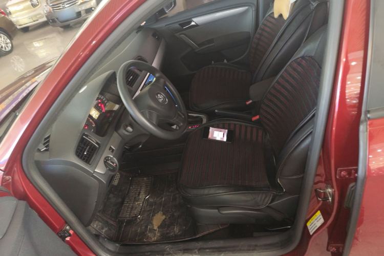Used Volkswagen Gran Lavida 2013 1.6L Automatic Fashion Model Left Front Seat
