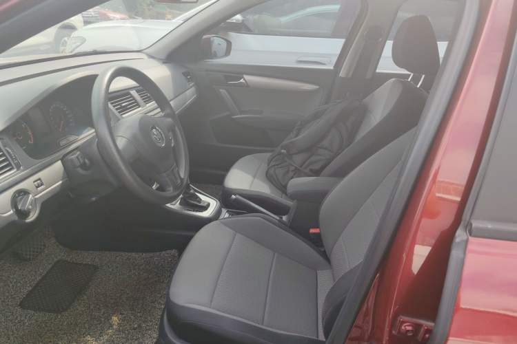 Used Volkswagen Gran Lavida 2013 1.6L Automatic Fashion Model Left Front Seat