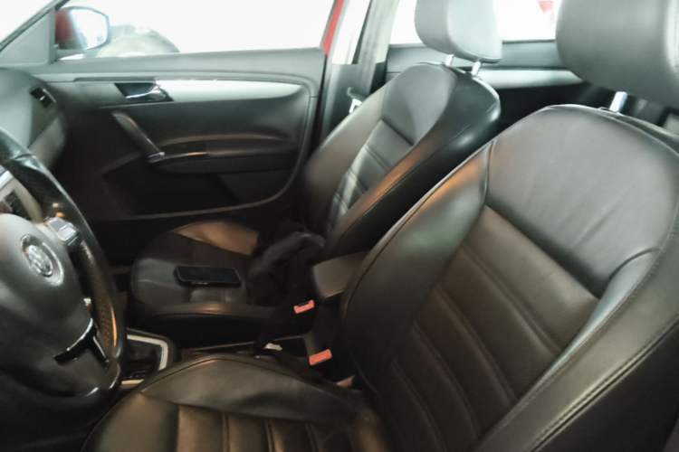 Used Volkswagen Gran Lavida 2013 1.4 TSI Automatic Luxury Model Left Front Seat