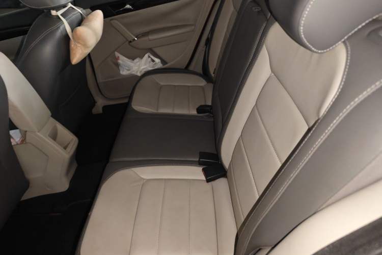 Used Volkswagen Gran Lavida 2013 1.4 TSI Automatic Comfort Model Left Rear Seat