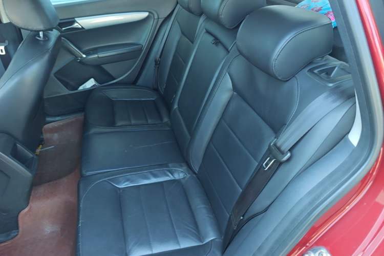 Used Volkswagen Gran Lavida 2013 1.4 TSI Automatic Comfort Model Left Rear Seat
