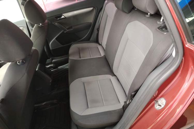 Used Volkswagen Gran Lavida 2013 1.6L Automatic Fashion Model Left Rear Seat