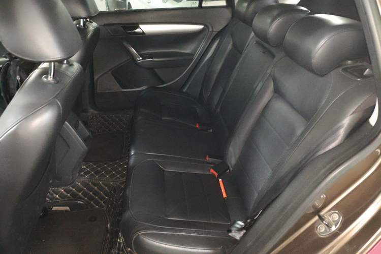 Used Volkswagen Gran Lavida 2013 1.4 TSI Automatic Comfort Model Left Rear Seat