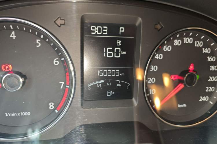 Used Volkswagen Gran Lavida 2013 1.6L Automatic Comfort Model Odometer Close Up