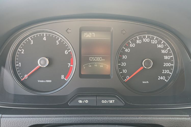 Used Volkswagen Gran Lavida 2013 1.6L Automatic Fashion Model Odometer Close Up