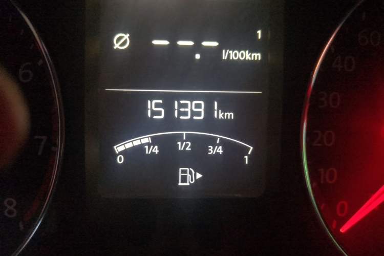 Used Volkswagen Gran Lavida 2013 1.6L Automatic Comfort Model Odometer Close Up