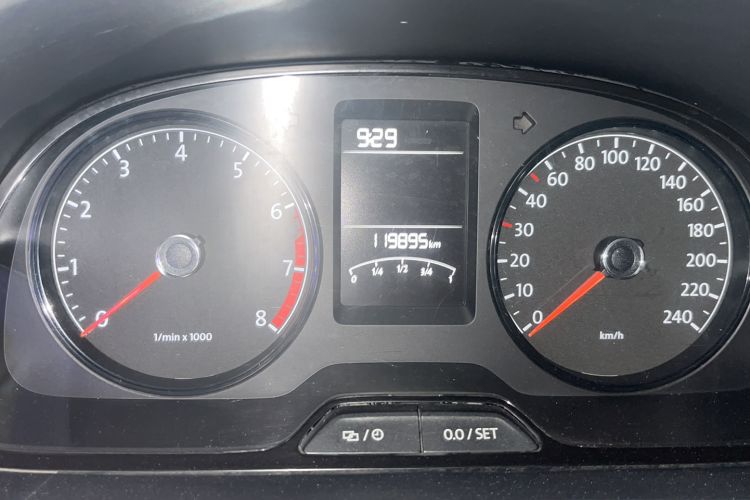 Used Volkswagen Gran Lavida 2013 1.6L Automatic Fashion Model Odometer Close Up