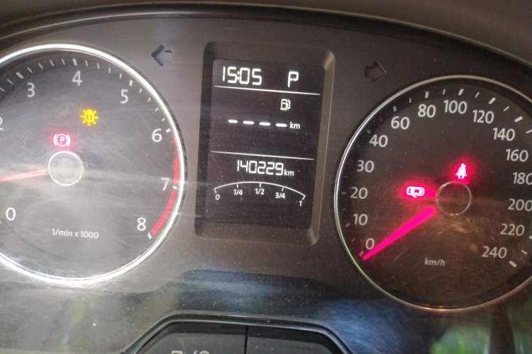 Used Volkswagen Gran Lavida 2013 1.6L Automatic Comfort Model Odometer Close Up