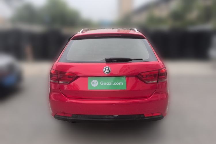 Used Volkswagen Gran Lavida 2013 1.6L Manual Fashion Model Rear
