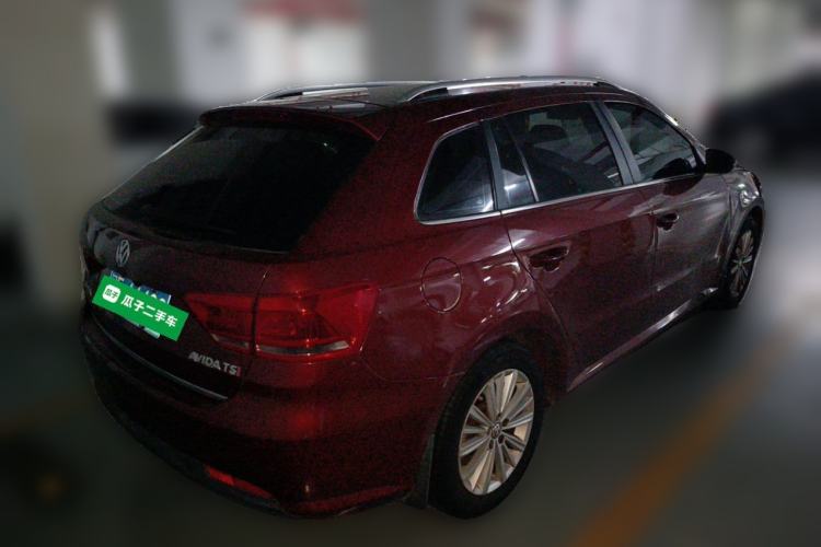 Used Volkswagen Gran Lavida 2013 1.4 TSI Automatic Comfort Model Rear Right 45 Deg