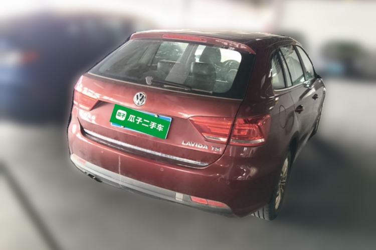 Used Volkswagen Gran Lavida 2013 1.4 TSI Automatic Luxury Model Rear Right 45 Deg