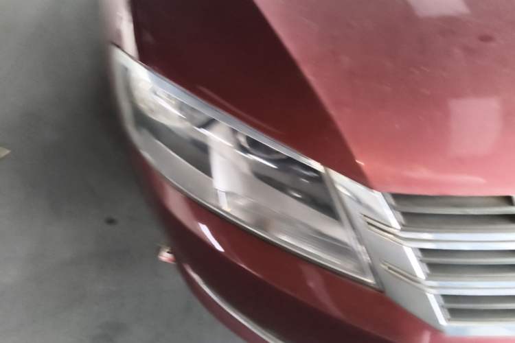 Used Volkswagen Gran Lavida 2013 1.4 TSI Automatic Luxury Model Right Front Headlight