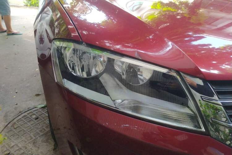 Used Volkswagen Gran Lavida 2013 1.6L Automatic Comfort Model Right Front Headlight