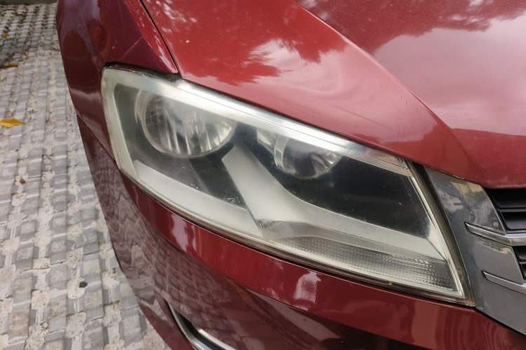 Used Volkswagen Gran Lavida 2013 1.6L Automatic Comfort Model Right Front Headlight