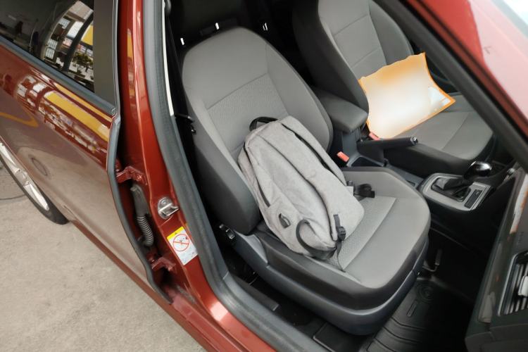 Used Volkswagen Gran Lavida 2013 1.6L Automatic Fashion Model Right Front Seat